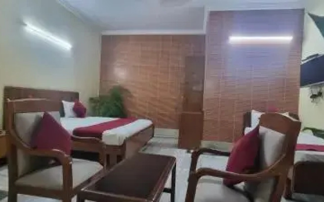Hotel Shri Hari by OYO Rooms