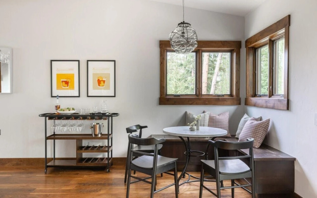 Dillon - Private Mountain Home w Hot Tub w Views & Shuffleboard!