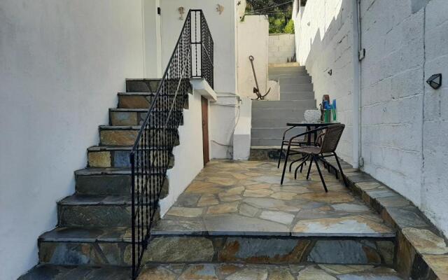 Chiona΄s Apartments by the Sea