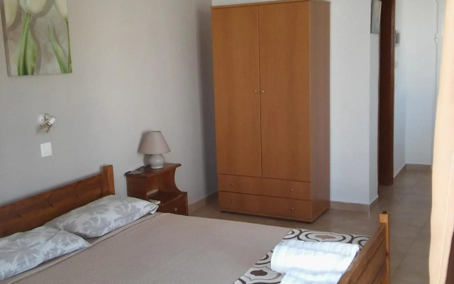 Maria Studios and Apartments