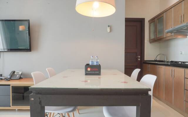 Homey And Comfort Stay 2Br Bellezza Apartment