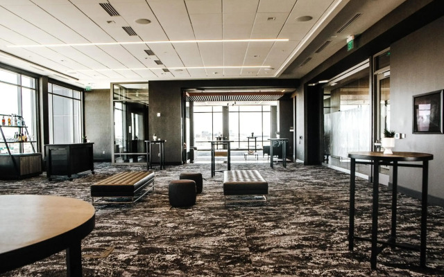 AC Hotel by Marriott Columbus Downtown