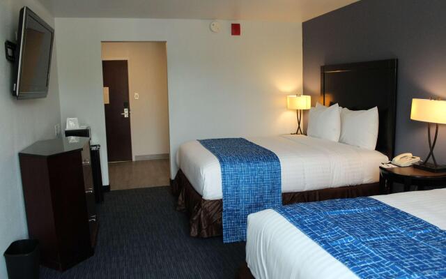 Travelodge by Wyndham Water’s Edge Hotel - Racine