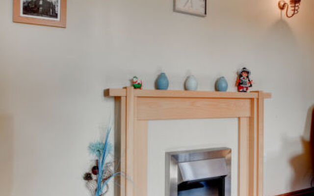 Holiday Home Bwthyn Cadair
