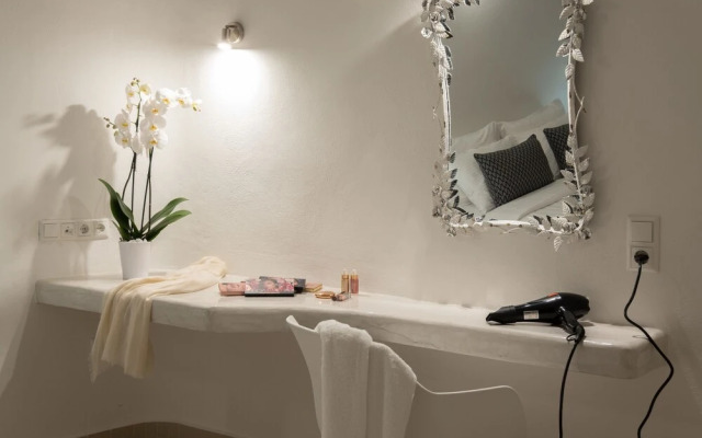 Santoterra Antigua Suites