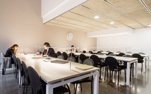Residencia Universitaria Resa La Ciutadella -Campus Accomodation