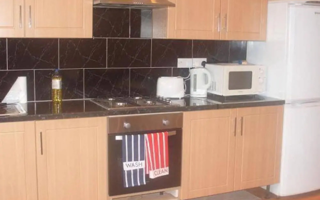 Bradford 2-bedroom Home - Sleeps 4 - Free Parking