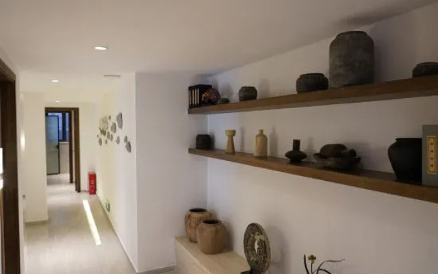 Wangcun Caotang Inn (Furong Town Waterfall)