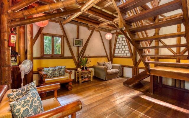 Tree House Beachfront Lodge