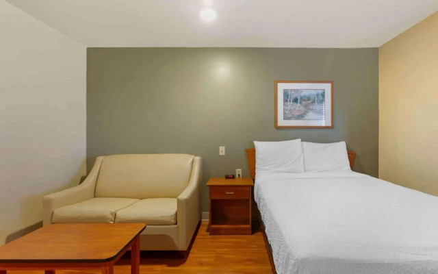 Extended Stay America Select Suites - Kansas City - Stadium