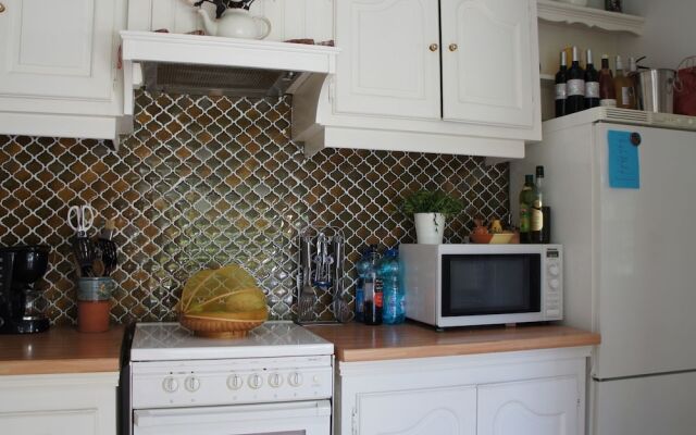 Charming Holiday Home in Régusse, Provence With Terrace