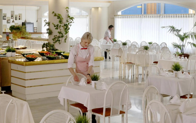 Augusta Club & Spa - Adults Only
