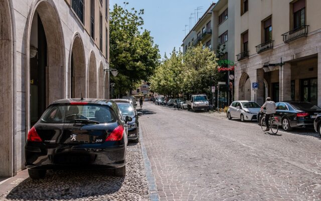 Pio X Square Cosy in Treviso Center