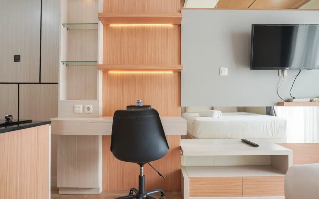 Modern Studio with City View Amethyst Apartment