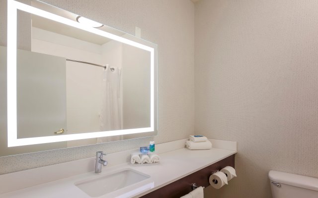 Holiday Inn Express Rochester NE- Irondequoit, an IHG Hotel