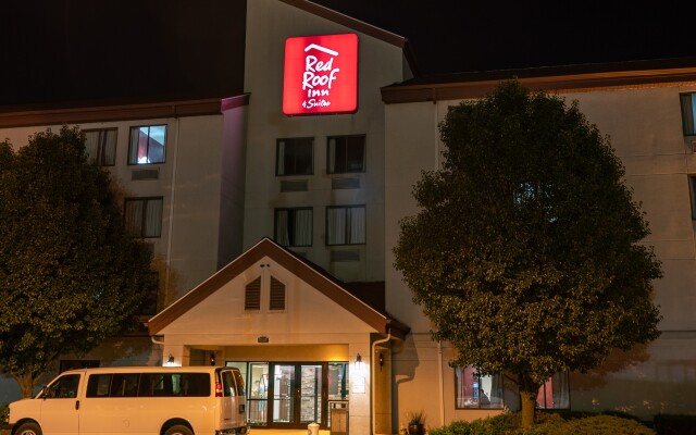 Red Roof Inn & Suites Indianapolis Airport