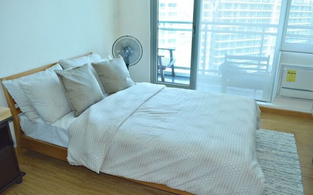 Shir Hub at Azure Urban Residences