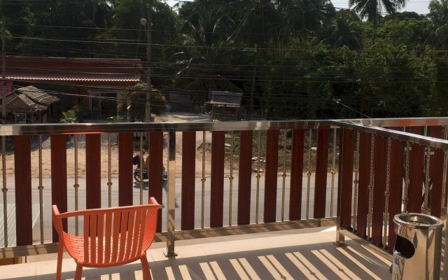 Pra-Ae Lanta Apartment