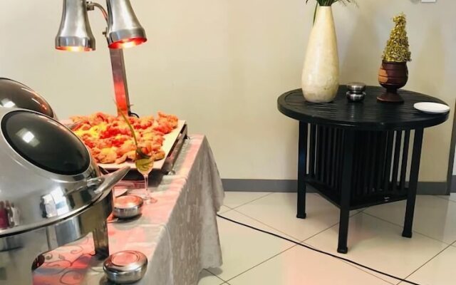 Staybridge Golfview Suites