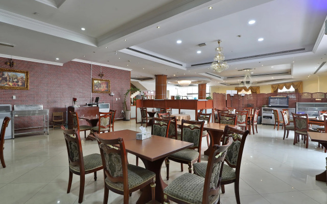 Moon Valley Hotel Apartment