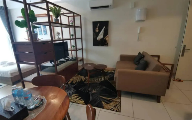 SEROJA SUITE SUN SET at TIMURBAY SEAFRONT RESIDENT – Hotel Rooms – Balok