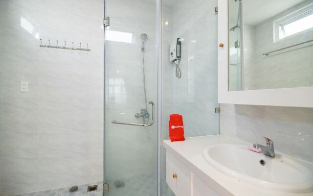 RedDoorz Plus Near Gia Dinh Park
