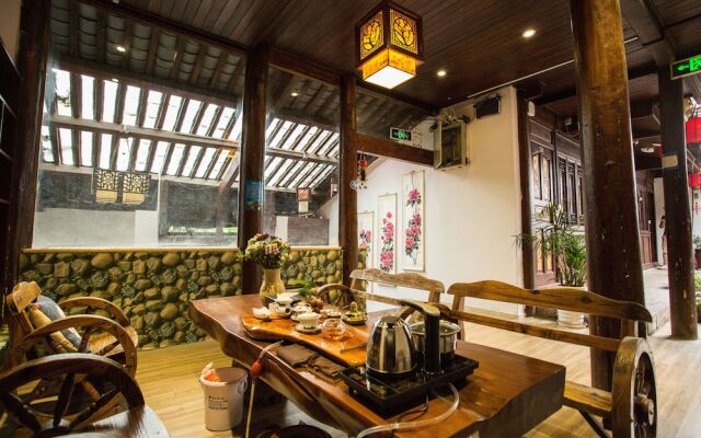 Travel Around the World Inn