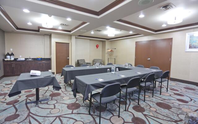 Holiday Inn Express And Suites - Vernon by IHG