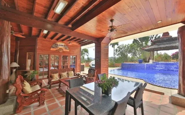 Presidential Thai Villa