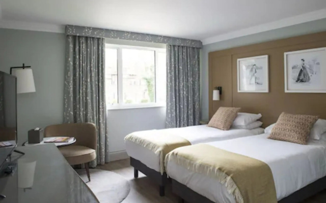 Bush Hotel Farnham
