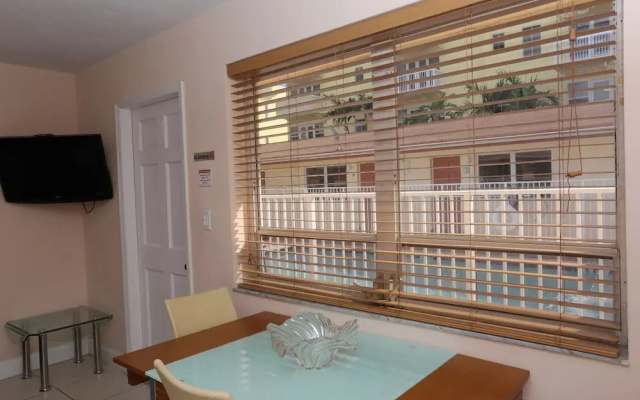 Lauderdale Villas, Suites by the Sea