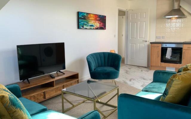 Luxurious Loft Flat 2-bed/2-bath