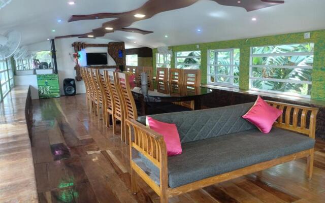 Beachparadise  Daycruise houseboat