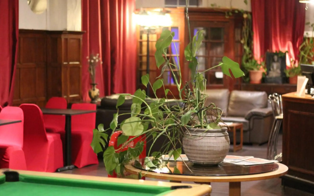 The Bull and Bush Hotel Kingston
