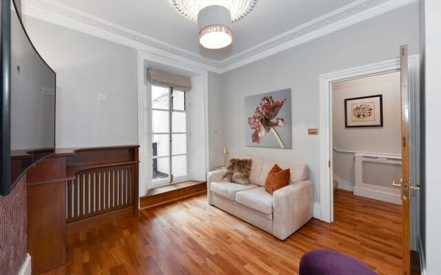 London Lifestyle - Knightsbridge II