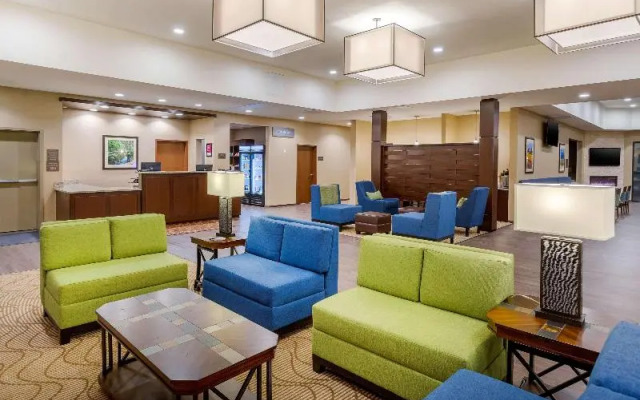 Comfort Suites Burlington Near I-5