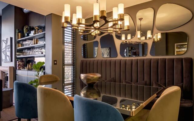 Beautifully Designed Villa w Sweeping Views Belle View