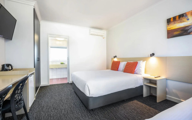 Nightcap at Ferntree Gully Hotel Motel