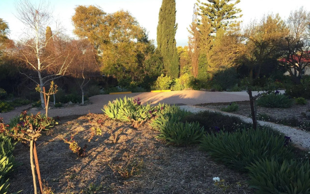 Lyreen's Apartment B&B