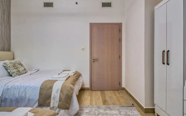 Luxe Ventures Waters Edge Haven