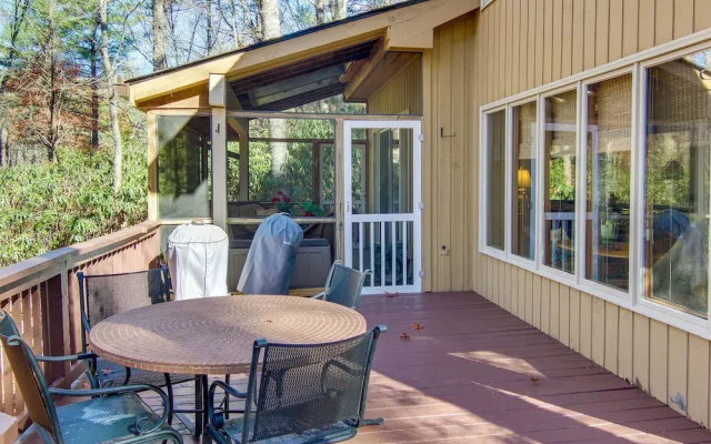 Sapphire Vacation Rental Cabin: Close to Hiking