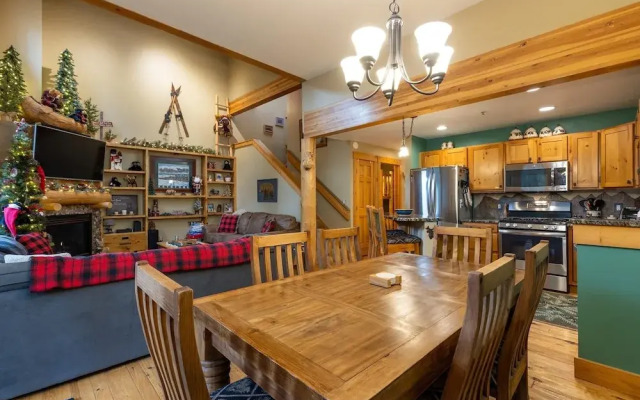 8766 Trappers Crossing 2 Bedroom Townhouse