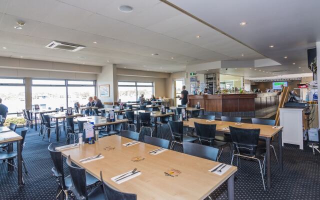 Merimbula Lakeview Hotel