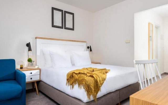 Sunday Resort Marina Standard Double Room