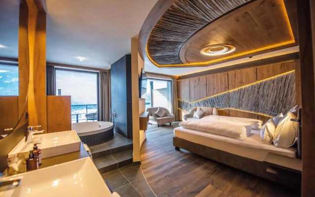 Kronhotel Leitgam luxury hotel for two
