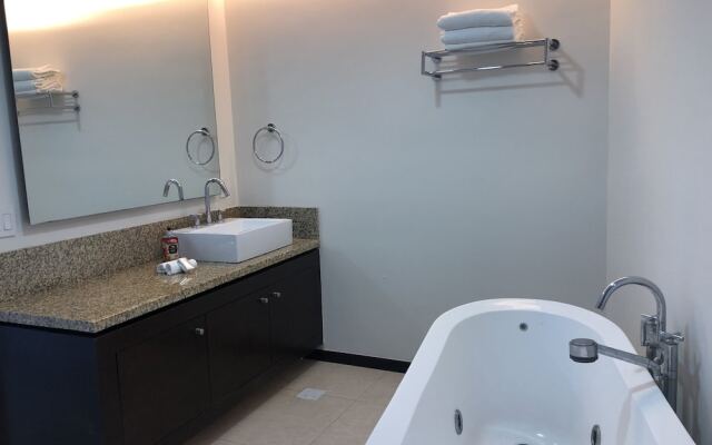 Peninsula Cancun Beachfront