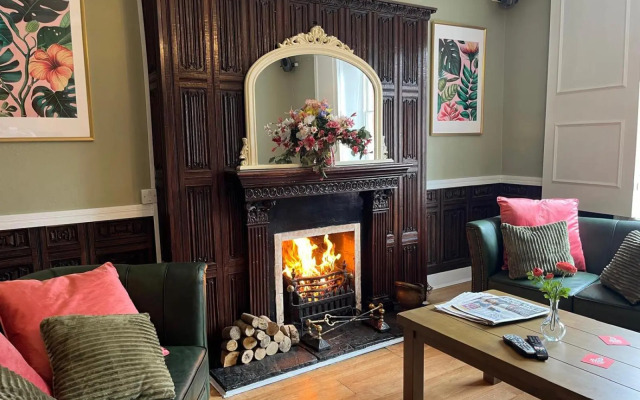 Rothwell House Hotel .