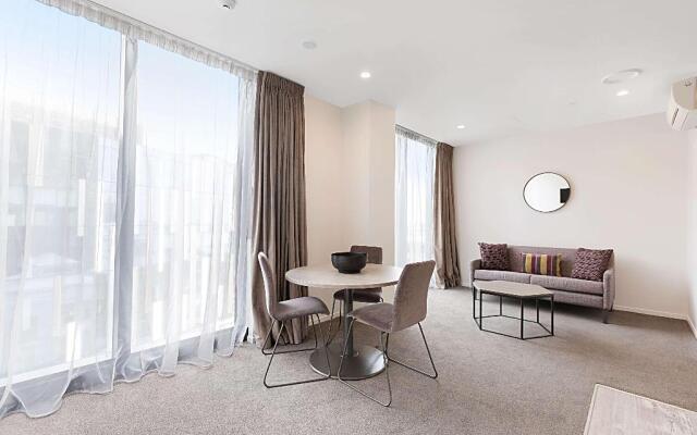 Ramada Suites By Wyndham Victoria Street West