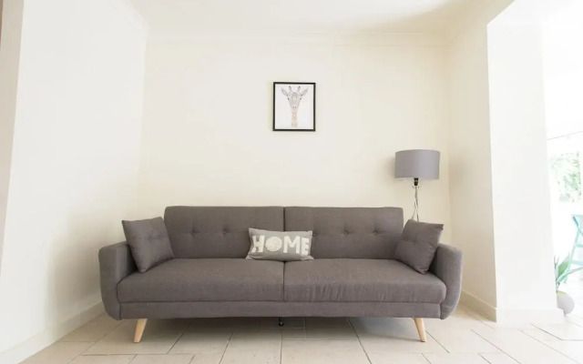 Platinum Apartment Mornington Crescent 9986