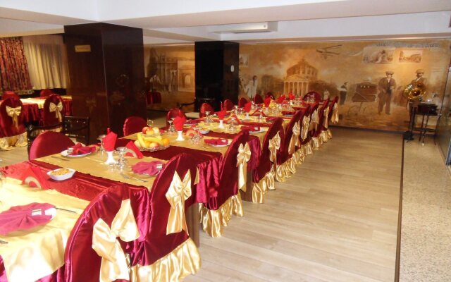 Grand Pier Hotel Old Town